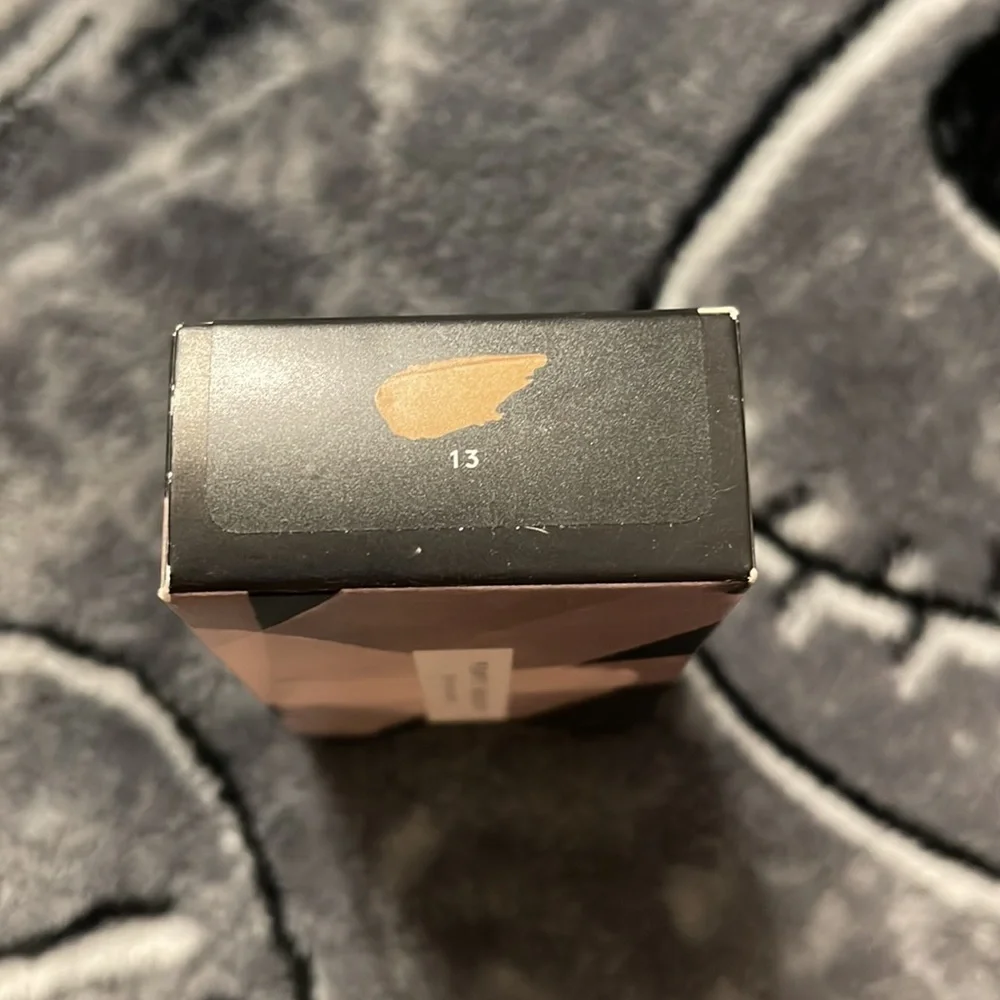 Fenty 13 Eaze Drop Blurring Skin Tint